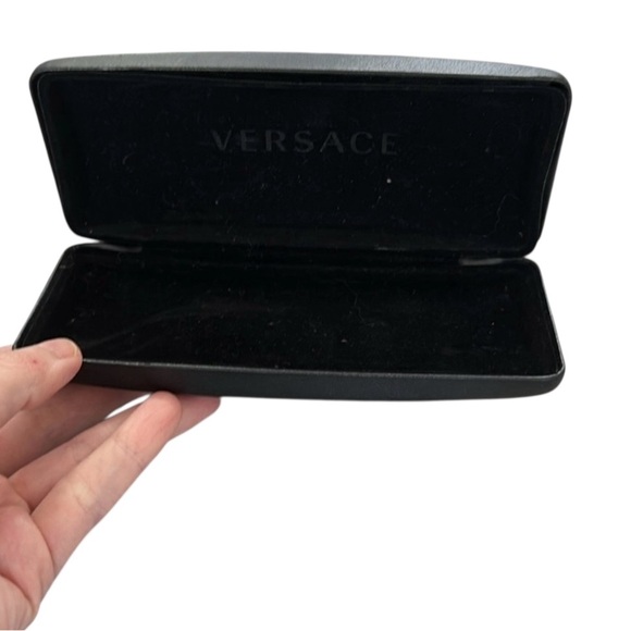 Black leather Versace eye glass case - Picture 3 of 4